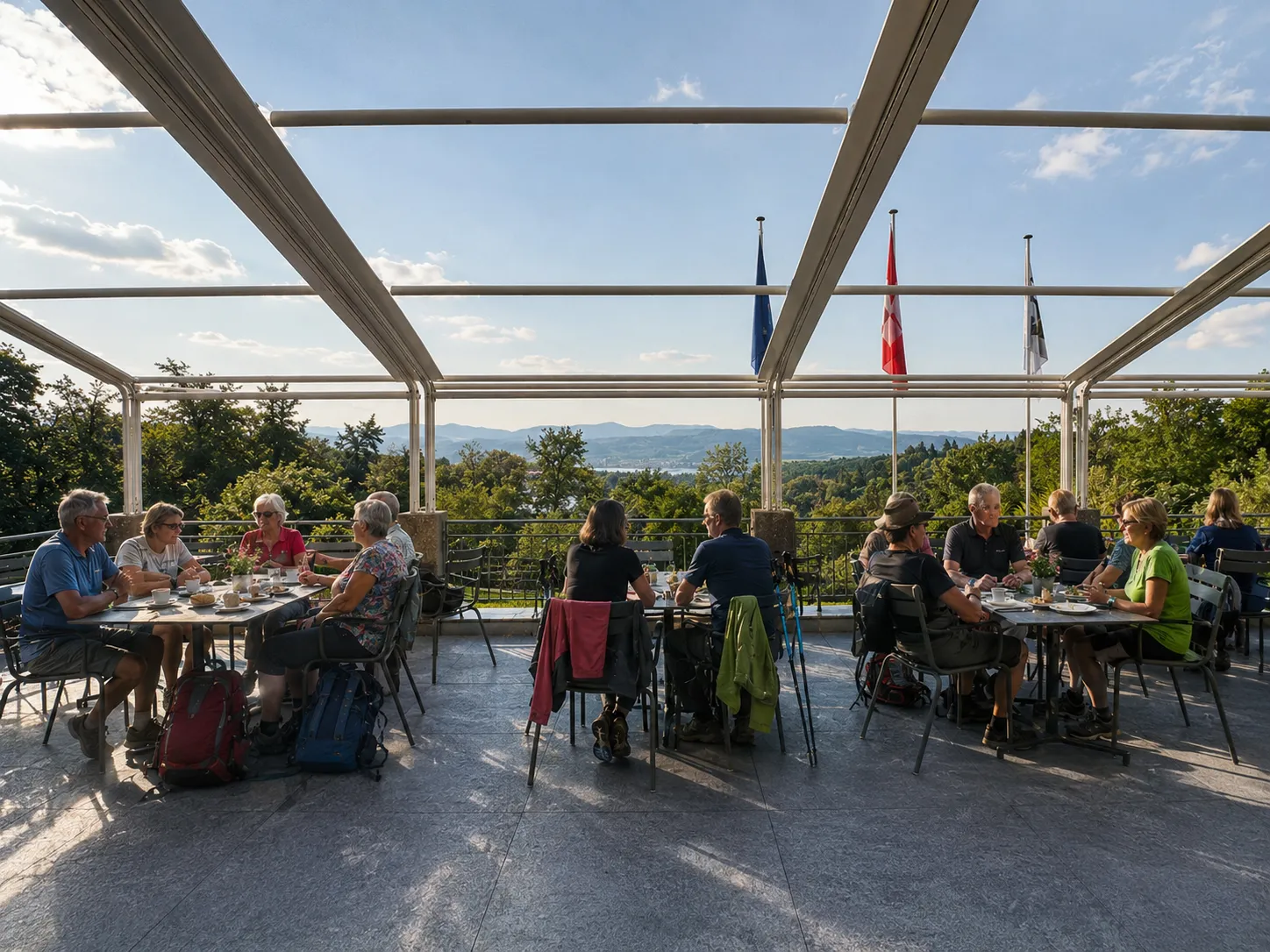 Panorama-Terrasse mit weitem Blick über die Region